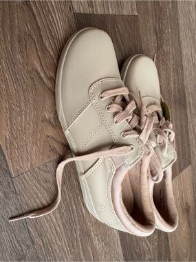 Grasshoppers Women’s Lace-Up Sneakers in Light Pink Cream